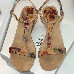 2&1/2 cork wedge sandals with mobile elastic strap for comfort Size 7&1/2 M